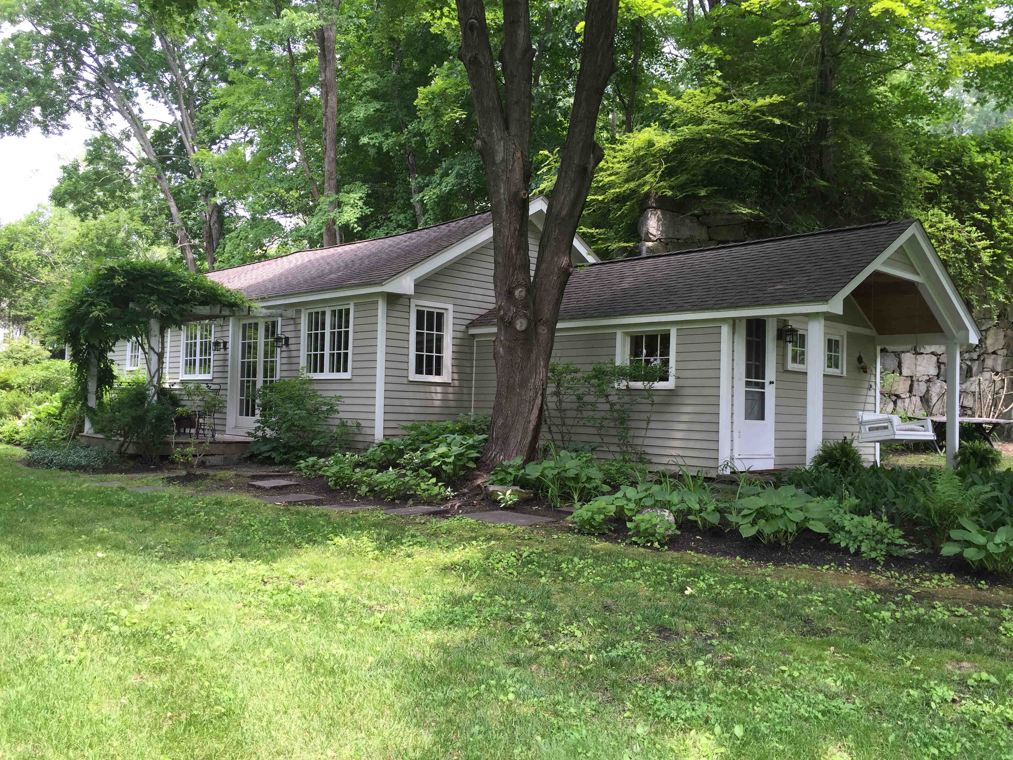 Building photograph for 8 FURNACE ROAD